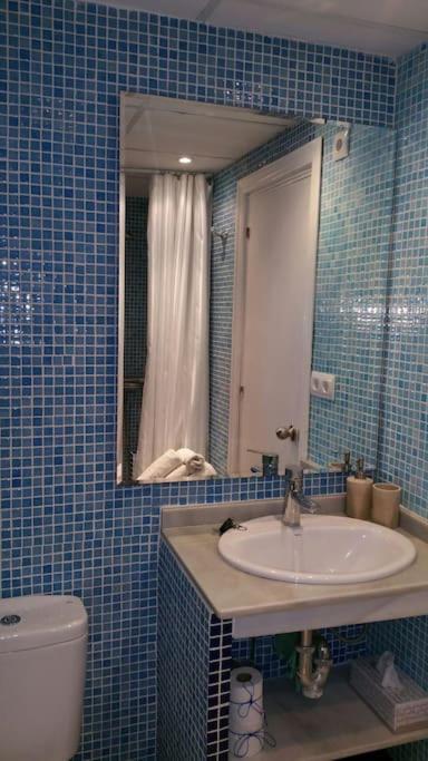 Seafront Apartment With Open-Air Heated Pool Fuengirola Exterior photo